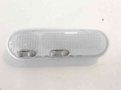 Recambio de luz interior para dacia duster 2010-2018 laureate 4x2 referencia OEM IAM 8200073231  