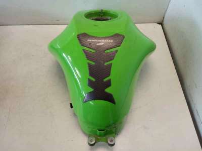 Recambio de deposito combustible para kawasaki er 6 2009-2012 er 6f referencia OEM IAM 51086537615P  