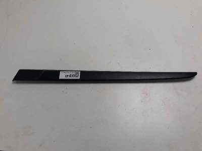 Recambio de moldura para renault clio iii 2005-2016 collection referencia OEM IAM 8200289923  