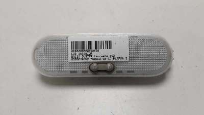 Recambio de luz interior para dacia duster 2010-2018 laureate 4x2 referencia OEM IAM 8200074362  