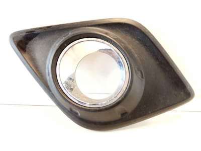 Recambio de rejilla paragolpes derecha para toyota hilux (kun) 2005-2016 double cab 4x4 referencia OEM IAM 520300K010  