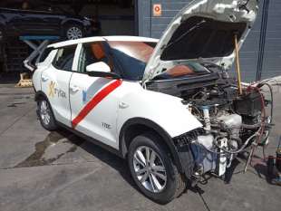 Recambio de brazo limpia delantero izquierdo para ssangyong xlv 2016-2019 1.6 cat referencia OEM IAM    2