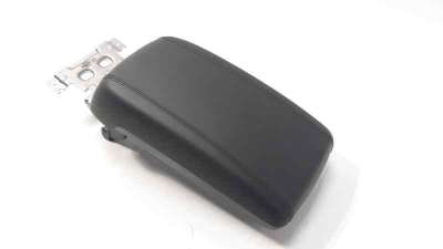 Recambio de apoyabrazos central para ssangyong xlv 2016-2019 1.6 cat referencia OEM IAM   
