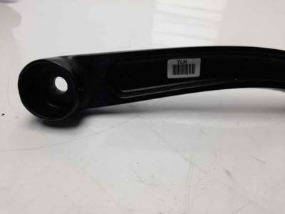 Recambio de brazo limpia delantero izquierdo para hyundai tucson 2015- kosmo bluedrive 2wd referencia OEM IAM LDR261110  