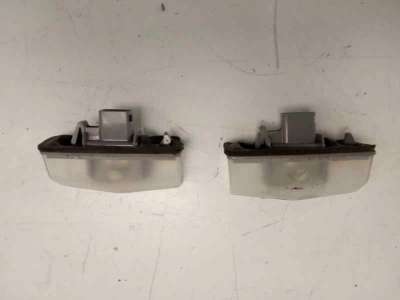 Recambio de piloto matricula para toyota lexus ct 2010-2014 200h referencia OEM IAM   