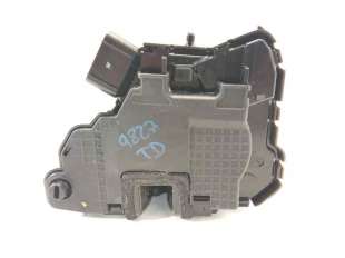 Recambio de cerradura puerta trasera derecha para ssangyong tivoli 2015- limited 4x2 referencia OEM IAM 7132035001  