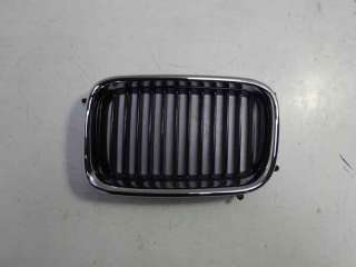 Recambio de rejilla delantera para bmw serie 3 berlina (e36) 1990-1998 referencia OEM IAM 51138122237 107060205 BM0142114