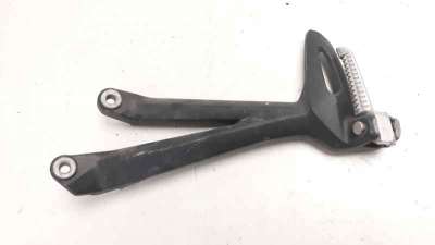 Recambio de estribo lateral para triumph street triple 2012-2017 street triple referencia OEM IAM 2081943  