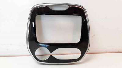 Recambio de moldura para renault captur 2013- zen referencia OEM IAM 682700795R  