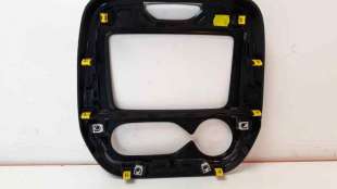 Recambio de moldura para renault captur 2013- zen referencia OEM IAM 682700795R   2