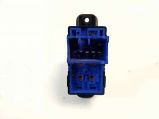 Recambio de mando elevalunas delantero derecho para kia rio (yb) 2016- 1.2 cat referencia OEM IAM 935751W010  
