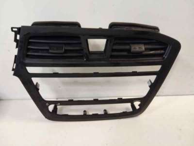 Recambio de rejilla aireadora para hyundai i20 2014- 1.2 16v cat referencia OEM IAM 84740C8050  