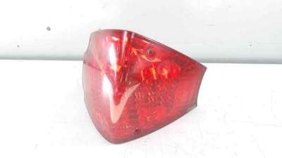 Recambio de piloto trasero central para piaggio (vespa) fly 2005-2019 fly 125 referencia OEM IAM 910009B  
