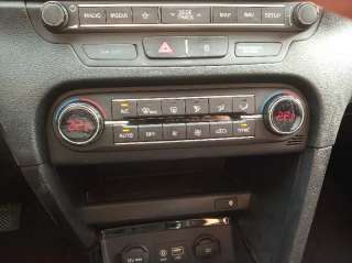 Recambio de mando climatizador para kia ceed 2018- 1.6 crdi cat referencia OEM IAM 97250J7301  
