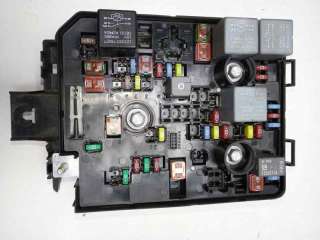 Recambio de caja reles / fusibles para opel corsa e 2014- selective referencia OEM IAM 39068005  