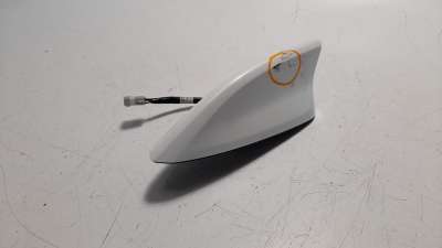 Recambio de antena para mazda 3 lim. () 2013- luxury referencia OEM IAM BHN966A30  
