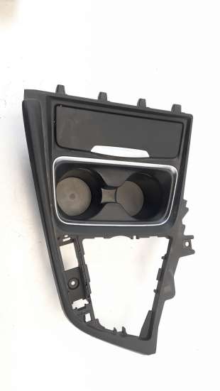 Recambio de cenicero para bmw serie 3 lim. (f30) 2011-2015 320d referencia OEM IAM 9218925  