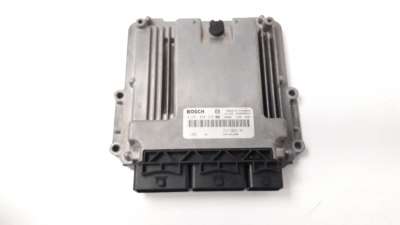 Recambio de centralita motor uce para renault clio iv 2012- business referencia OEM IAM 237102213R 0281030439 