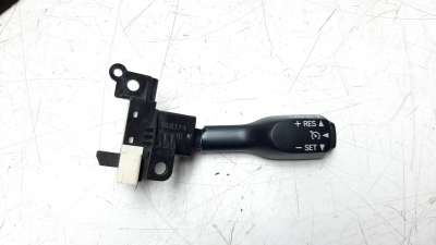 Recambio de mando volante para toyota auris 2012-2019 hybrid active referencia OEM IAM 18A174  