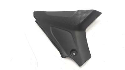 Recambio de moldura para benelli trk 502 2016- trk 502 referencia OEM IAM 65602P160000  