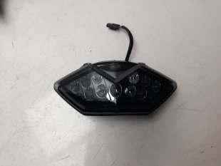 Recambio de piloto trasero central para kawasaki versys 650 2015- versys 650 referencia OEM IAM 230250331  