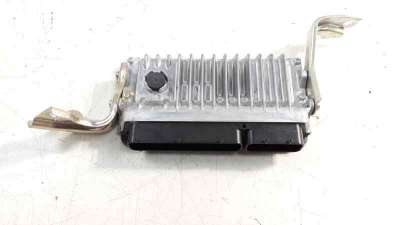 Recambio de centralita motor uce para toyota auris 2012-2019 hybrid active referencia OEM IAM 896610ZU60  