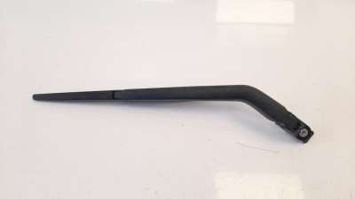 Recambio de brazo limpia delantero derecho para toyota yaris 2014-2017 city referencia OEM IAM   
