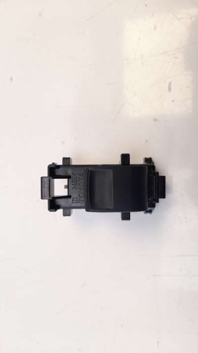 Recambio de mando elevalunas delantero derecho para toyota yaris 2014-2017 city referencia OEM IAM   