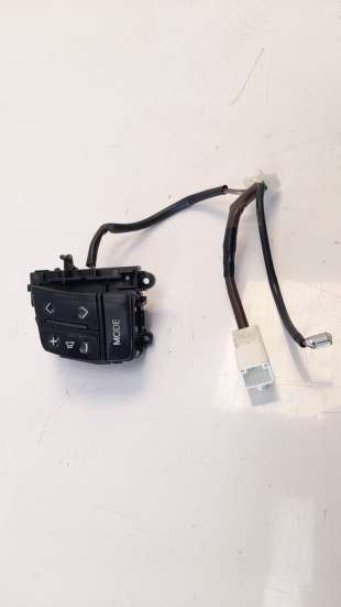 Recambio de mando volante para toyota yaris 2014-2017 city referencia OEM IAM   