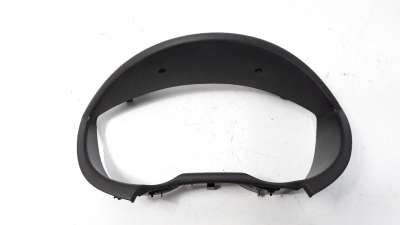 Recambio de moldura para hyundai i20 2012-2015 city s referencia OEM IAM 848301J000  