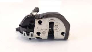 Recambio de cerradura puerta trasera izquierda para toyota yaris 2011-2014 active referencia OEM IAM 692040D090  