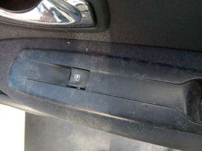 Recambio de mando elevalunas delantero derecho para renault scenic iii 2009-2016 grand selection referencia OEM IAM 254010003R  