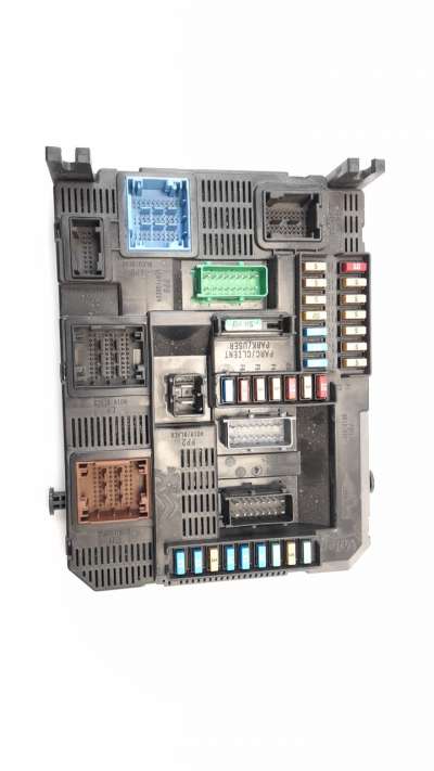 Recambio de caja reles / fusibles para citroën c-elysée 2012- shine referencia OEM IAM 9819849680  