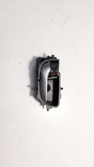 Recambio de maneta interior trasera izquierda para toyota yaris 2014-2017 hsd active referencia OEM IAM 692060D271C1  