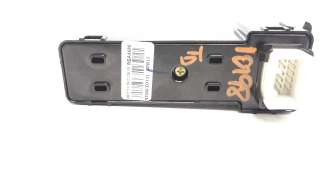 Recambio de mando elevalunas trasero derecho para hyundai tucson 2015- 1.7 crdi cat referencia OEM IAM 93580D3131  
