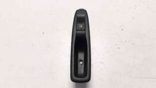 Recambio de mando elevalunas trasero izquierdo para renault captur 2013- zen referencia OEM IAM 829614619R  