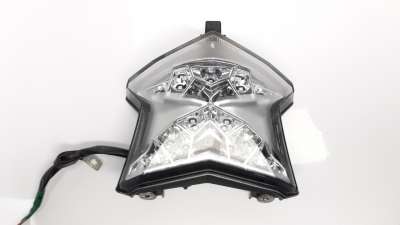 Recambio de piloto trasero central para kawasaki z 900 2016- z 900 performance referencia OEM IAM 230250361 40509 