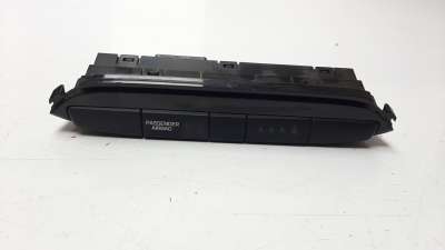 Recambio de pantalla multifuncion para hyundai i20 2014- 1.2 16v cat referencia OEM IAM 93700C8030  