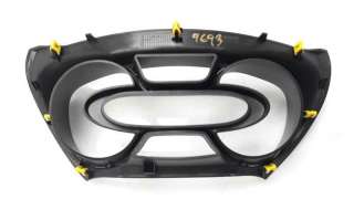 Recambio de moldura para renault captur 2013- zen referencia OEM IAM 682507178R  
