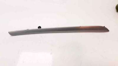 Recambio de moldura para renault megane iv berlina 5p 2015- zen referencia OEM IAM 809A64311R  