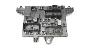 Recambio de caja reles / fusibles para opel astra j lim. 2009-2015 enjoy referencia OEM IAM 13302300  
