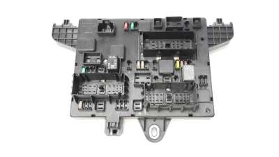 Recambio de caja reles / fusibles para opel astra j lim. 2009-2015 enjoy referencia OEM IAM 13302300  
