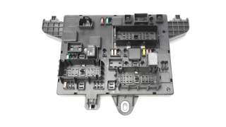 Recambio de caja reles / fusibles para opel astra j lim. 2009-2015 enjoy referencia OEM IAM 13302300  
