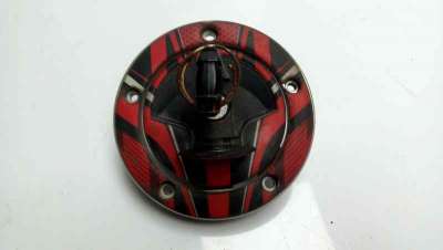 Recambio de tapa exterior combustible para kawasaki versys 650 2015- versys 650 referencia OEM IAM 510490749  