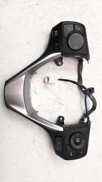 Recambio de mando volante para toyota rav 4 2012-2019 referencia OEM IAM 75E5566RHJ  