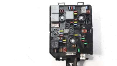 Recambio de caja reles / fusibles para opel corsa e 2014- selective referencia OEM IAM 39068005  