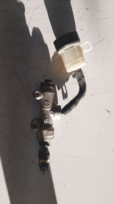 Recambio de bomba freno para kawasaki z 900 2016- z 900 referencia OEM IAM 430150650  