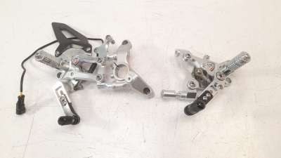 Recambio de estribo lateral para ducati 899 panigale 2014-2016 899 panigale referencia OEM IAM PE400GP  