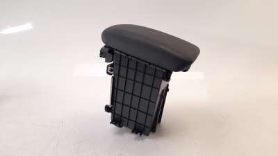 Recambio de apoyabrazos central para hyundai tucson 2015- 2.0 crdi cat referencia OEM IAM 84690D7200TRY  