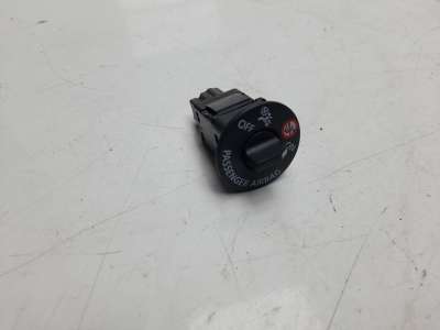 Recambio de interruptor para renault captur 2013- zen referencia OEM IAM 681995290R  